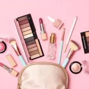 ادوات تجميل